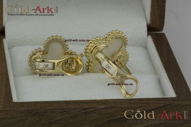 Сережки Van Cleef з білим перламутром