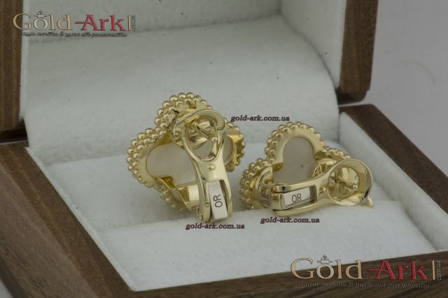 Сережки Van Cleef з білим перламутром