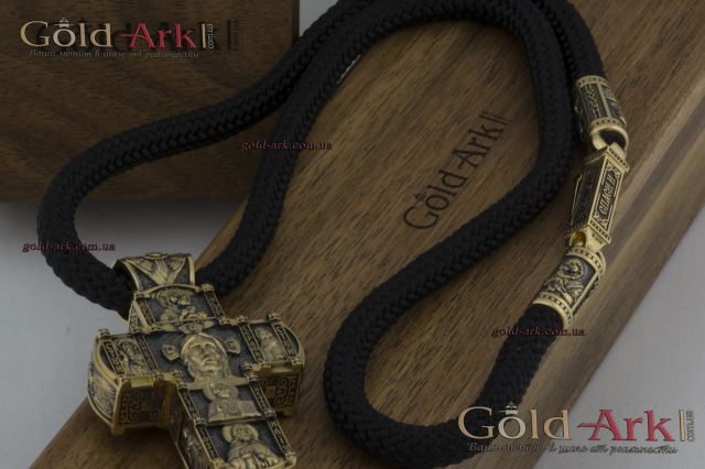 Шнурок з золотою застібкою та образами святих